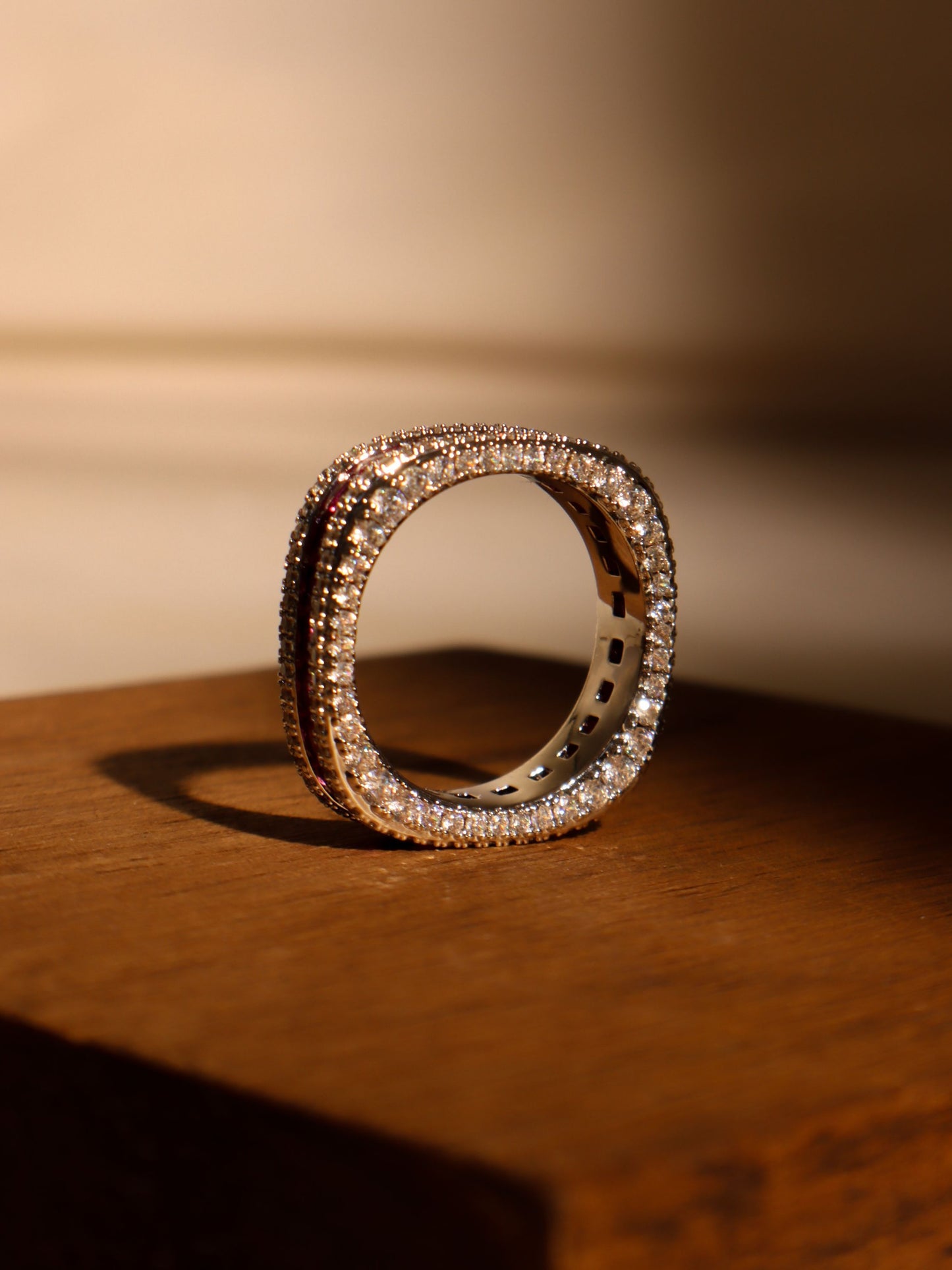 Vivienne ( Garnet red )