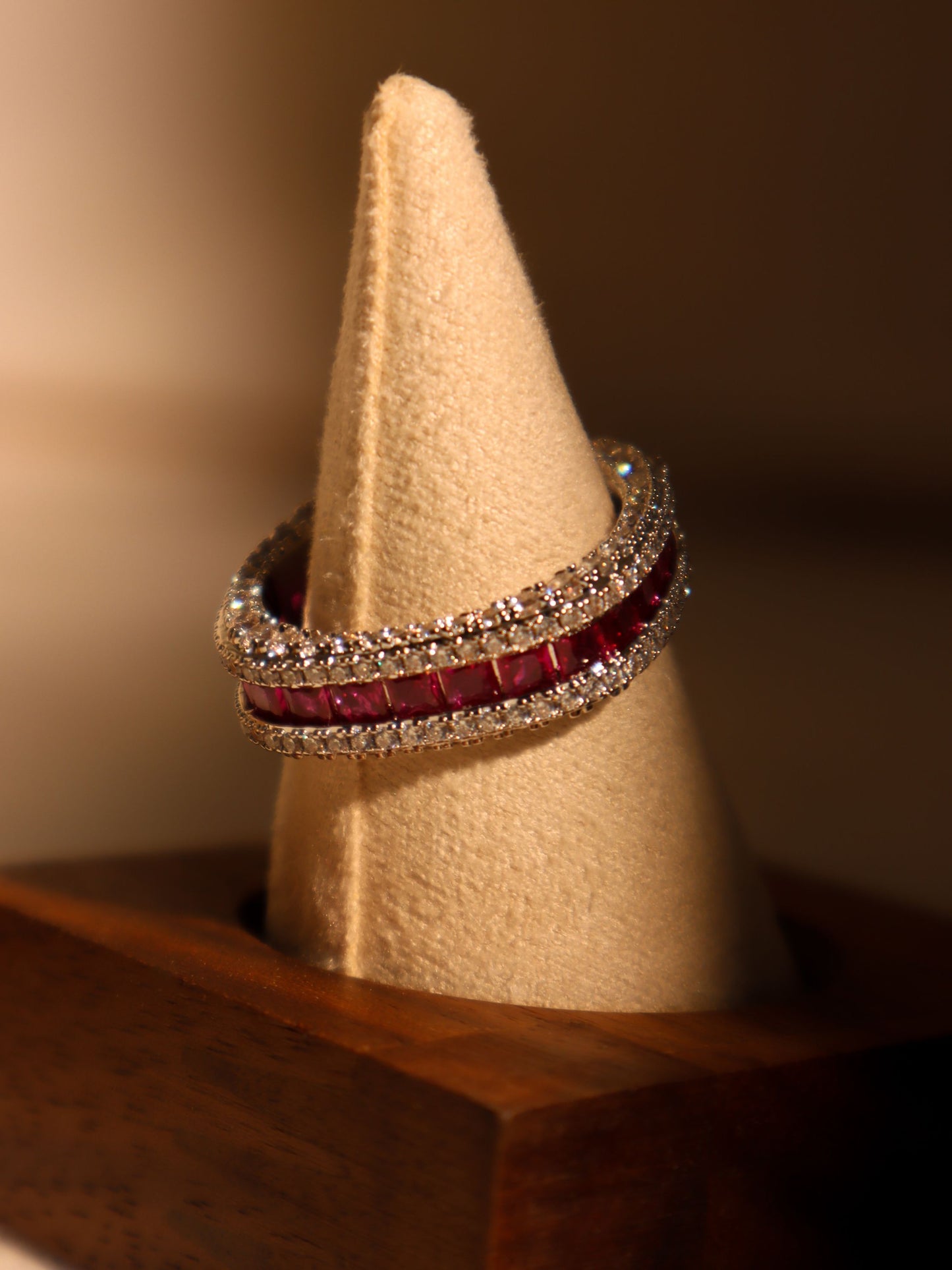 Vivienne ( Garnet red )