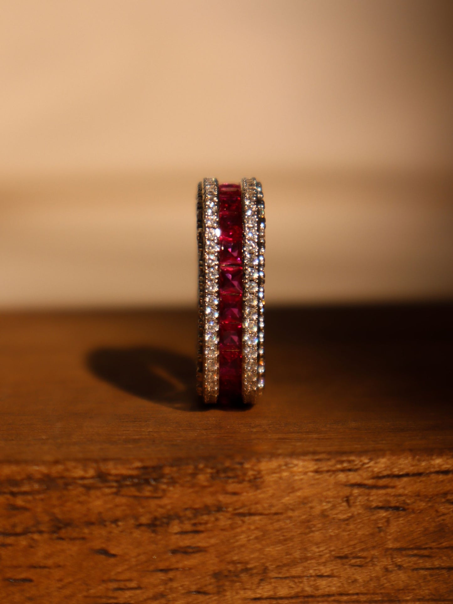 Vivienne ( Garnet red )