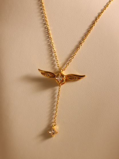 Aviara locket