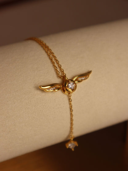 Aviara locket