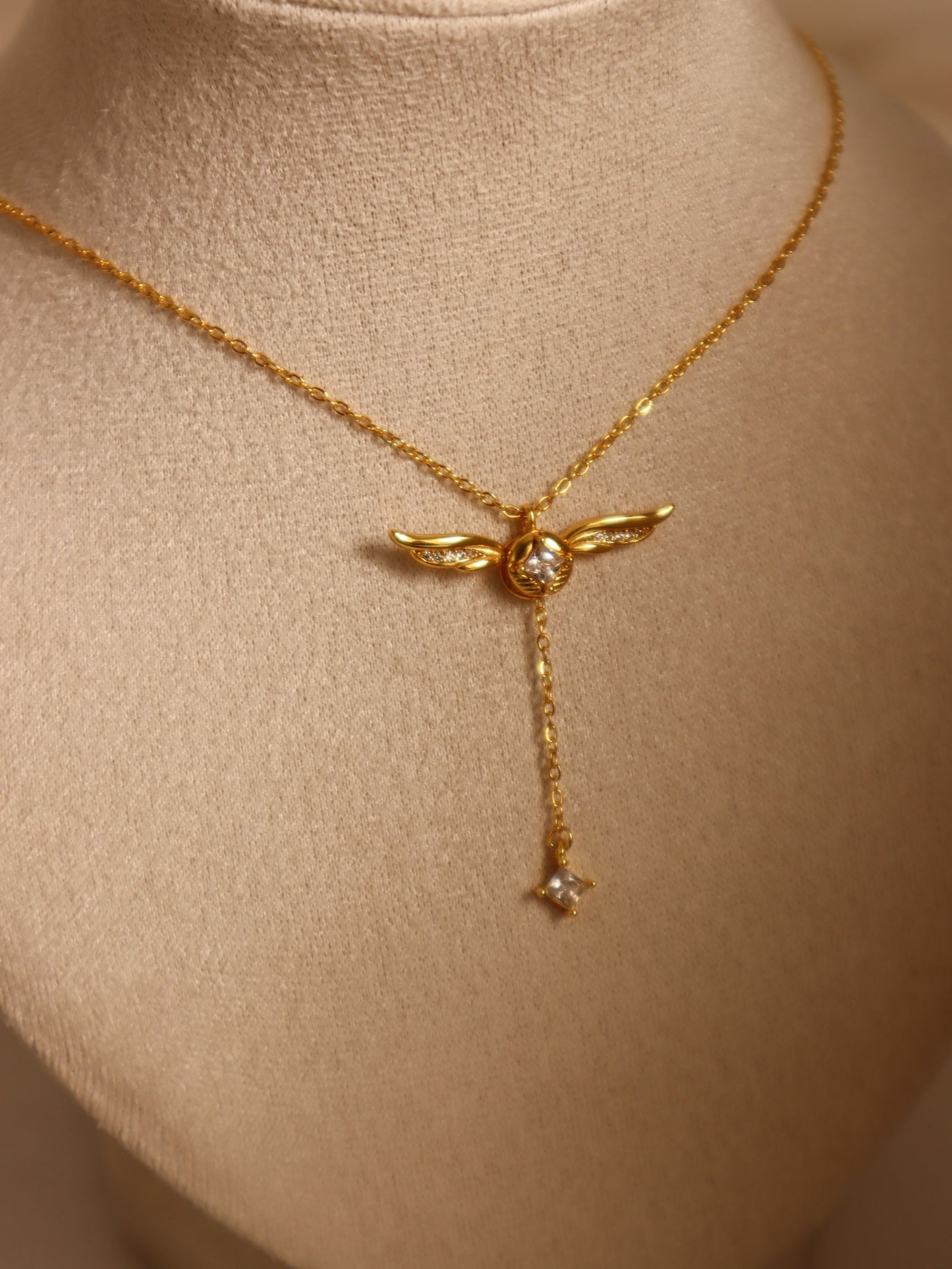 Aviara locket